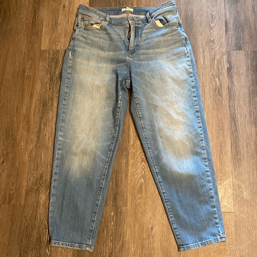 Eileen Fisher Light Wash High Rise Jeans Size 10